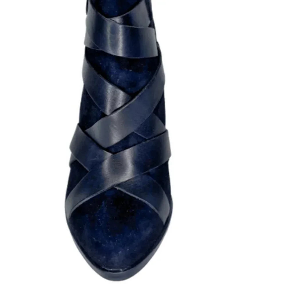 Sam Edelman features these