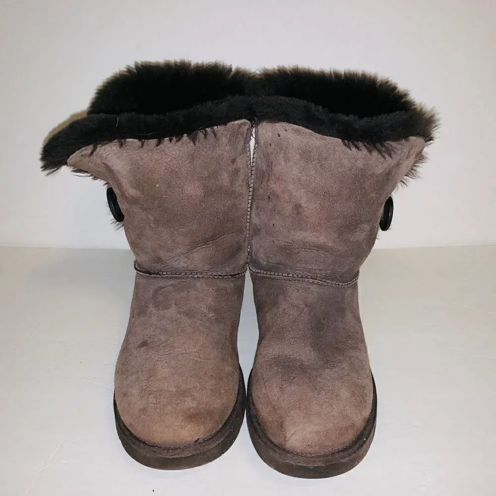 UGG brown bailey