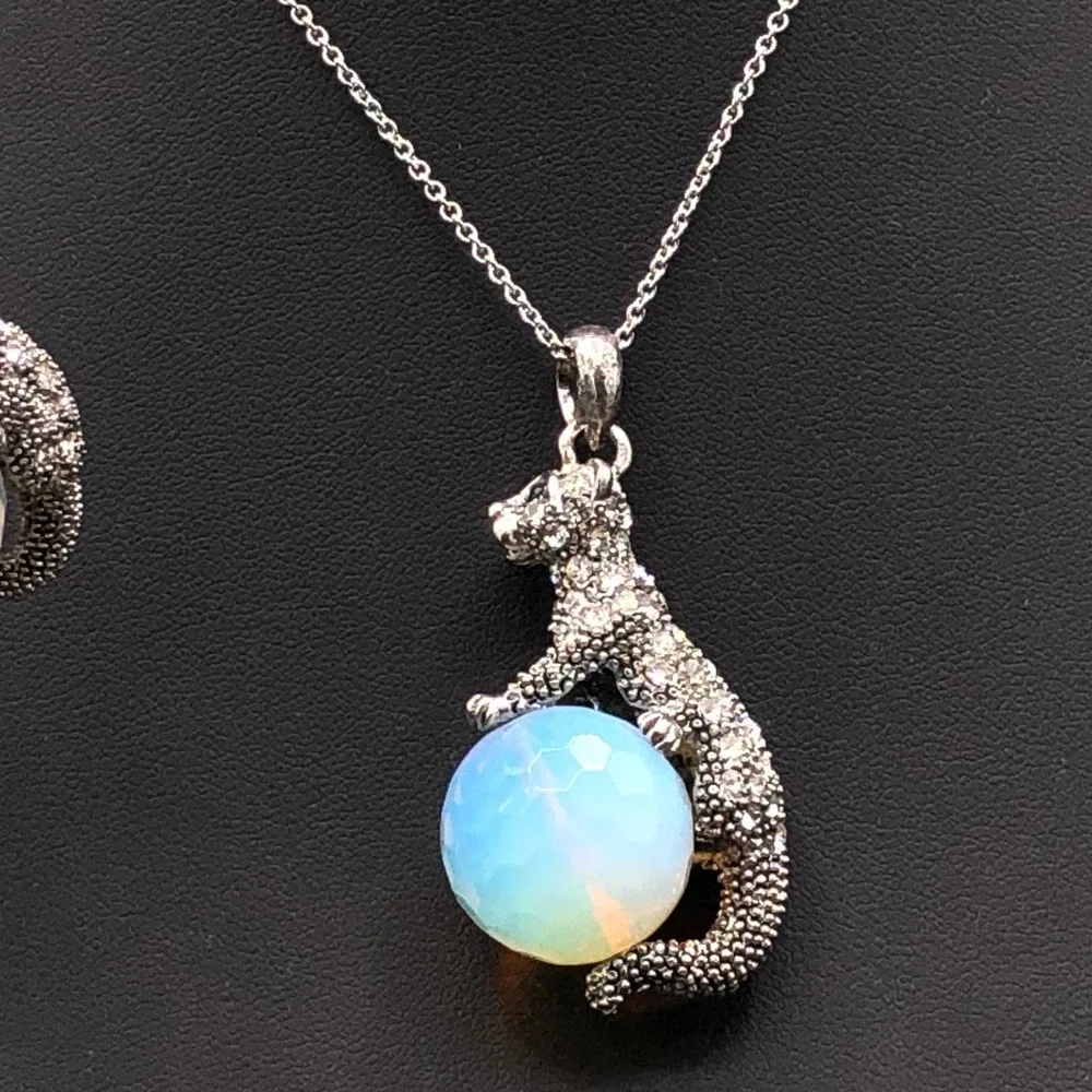Unsigned crystal cheetah