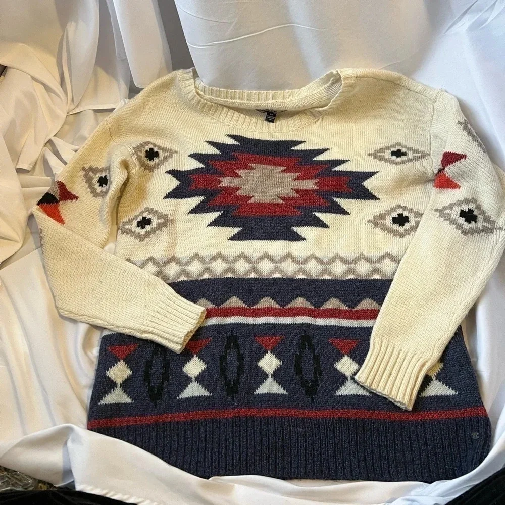 American Eagle Aztec wool sweater‎