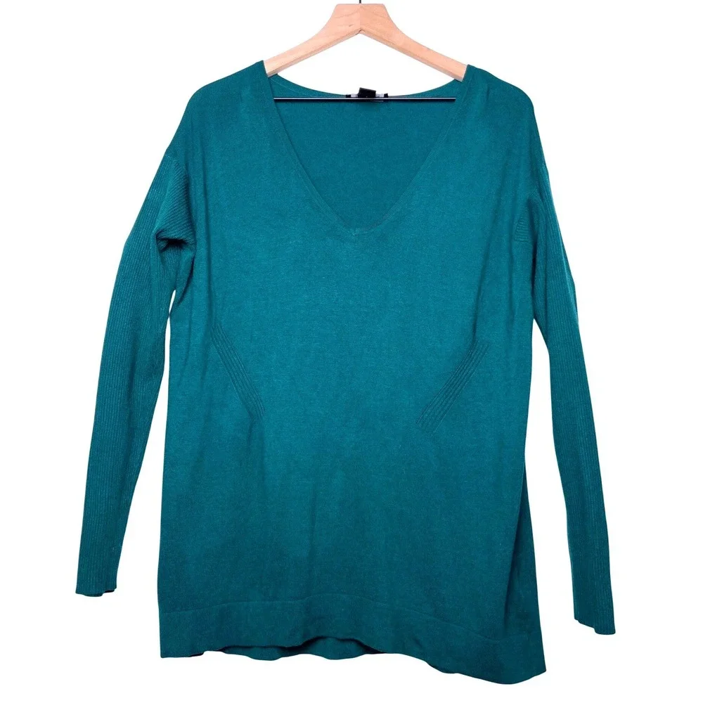 White House Black Market versatile green