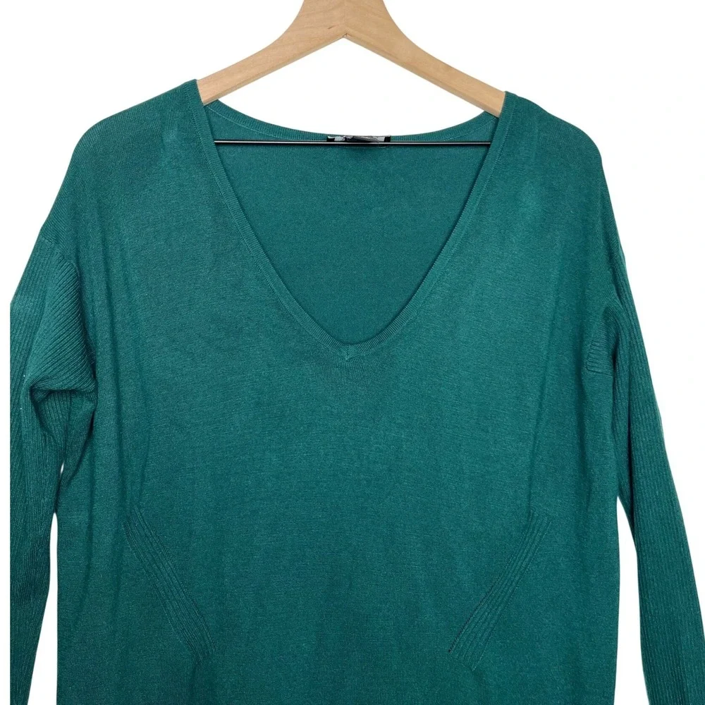 White House Black Market versatile green