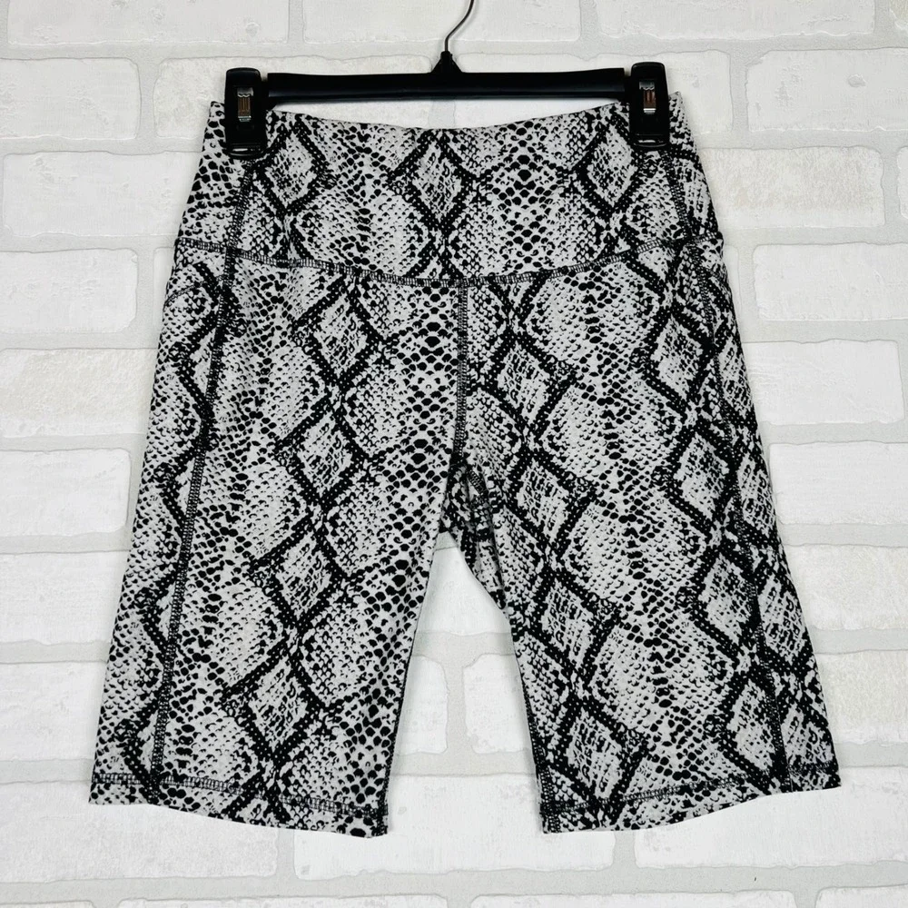High Waisted Snakeskin Print Biker‎ Shorts with Pockets Black White Python Small