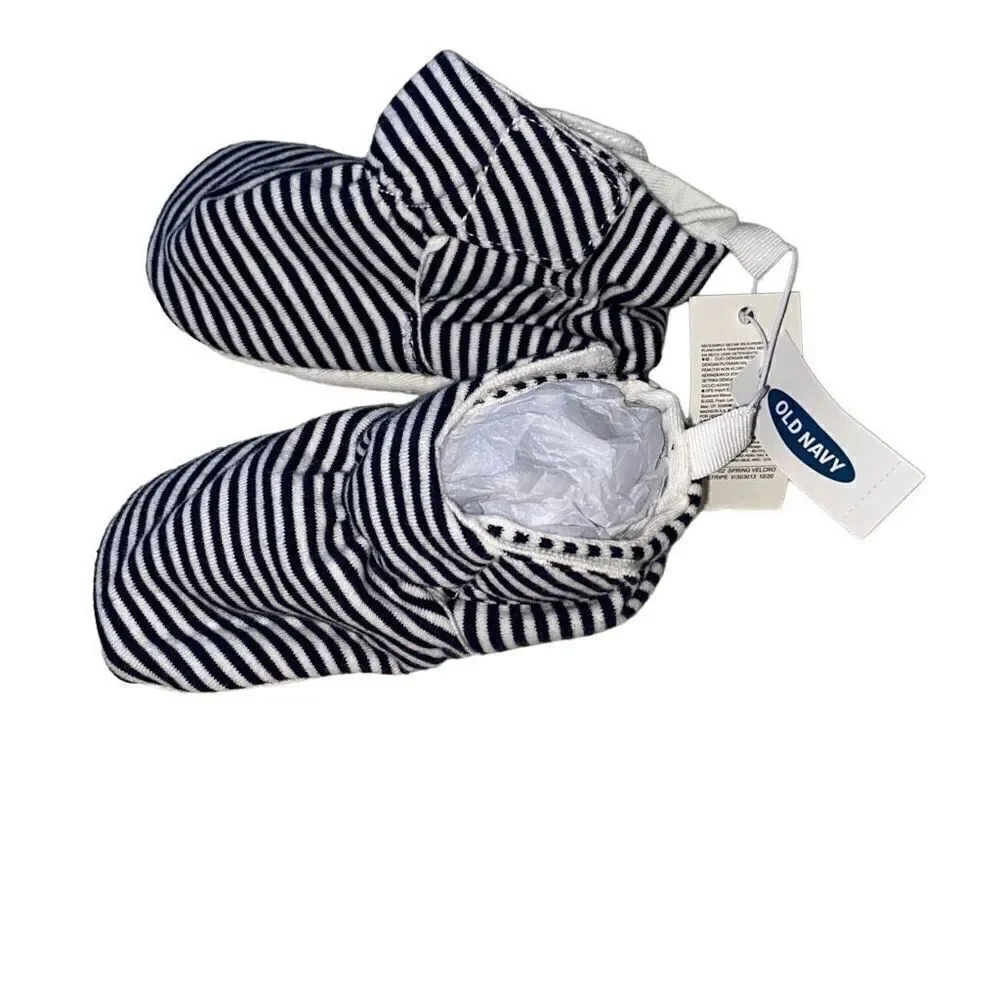 NWT Old Navy Neutral Slipper Socks