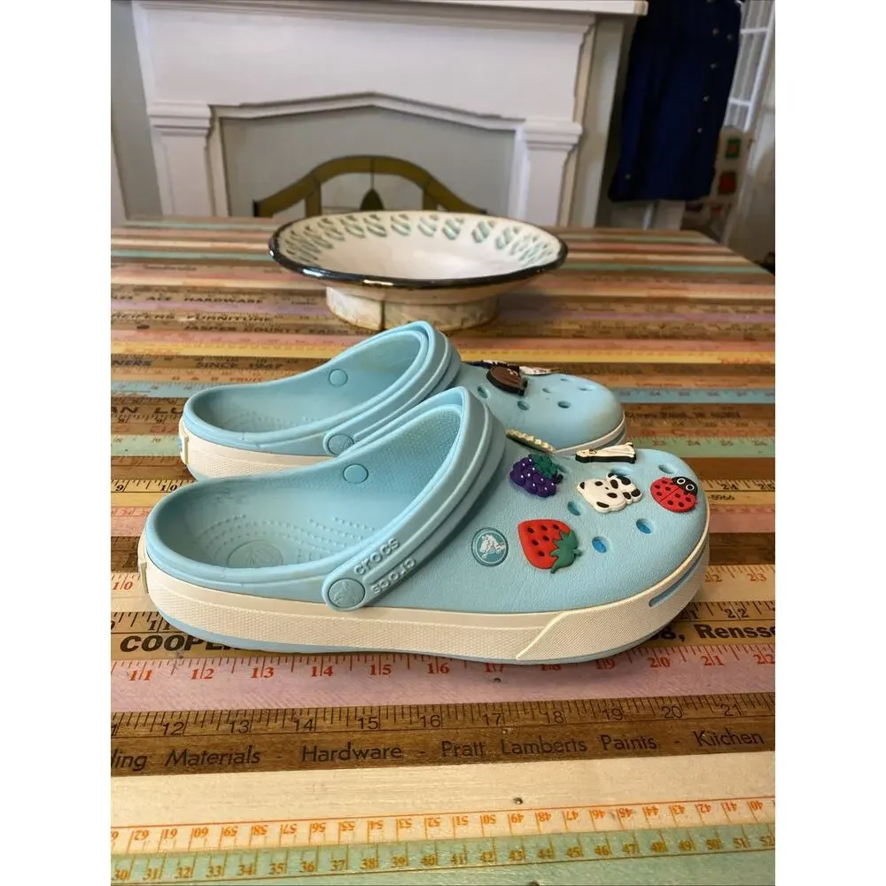 CROCS good preowned