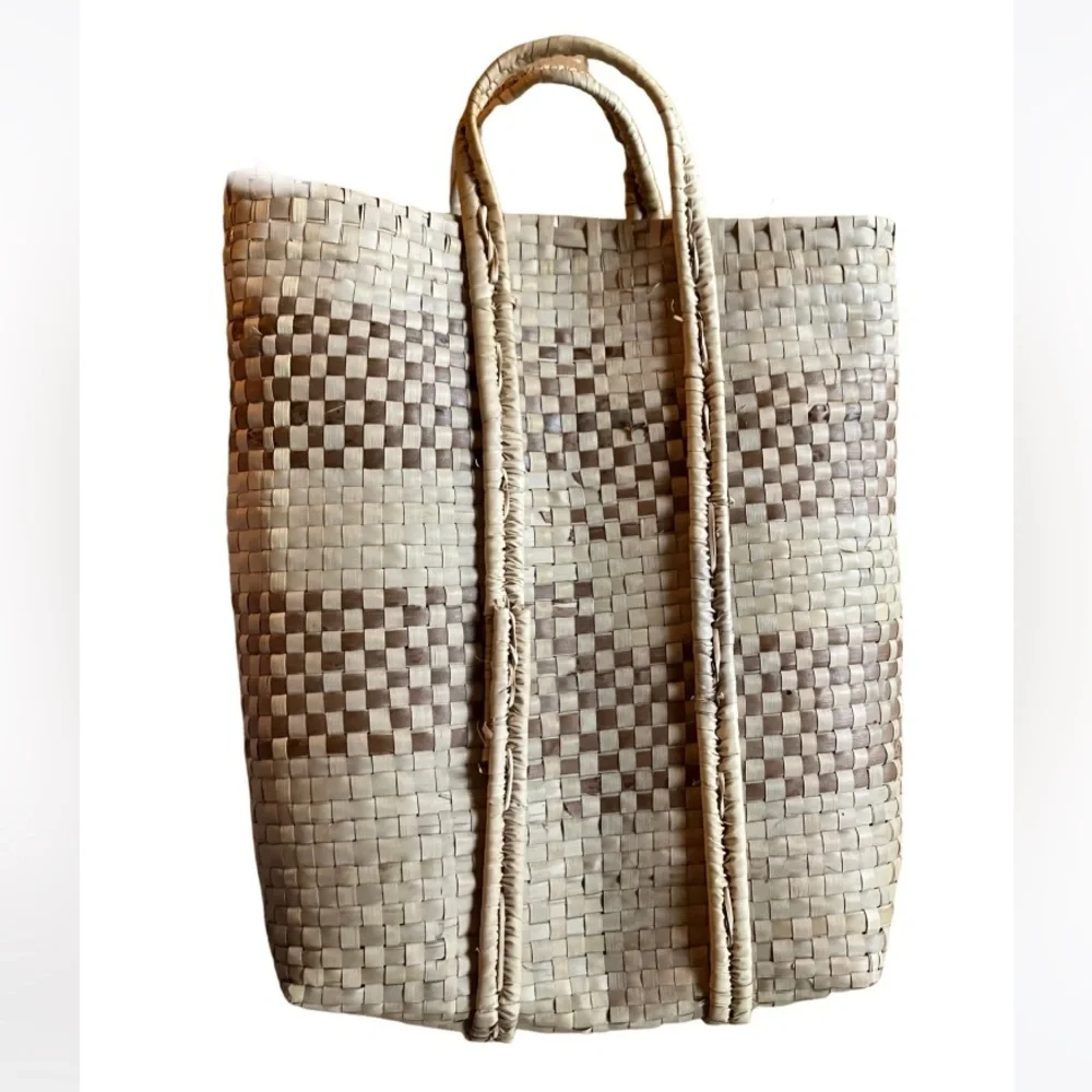 N/A woven tote