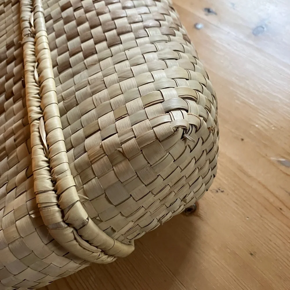 N/A woven tote