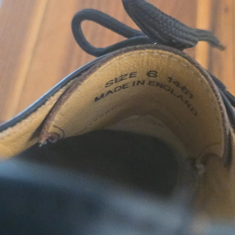 Dr. Martens **see marker
