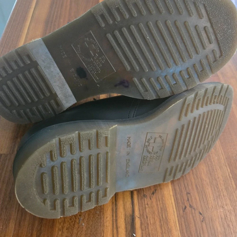 Dr. Martens **see marker