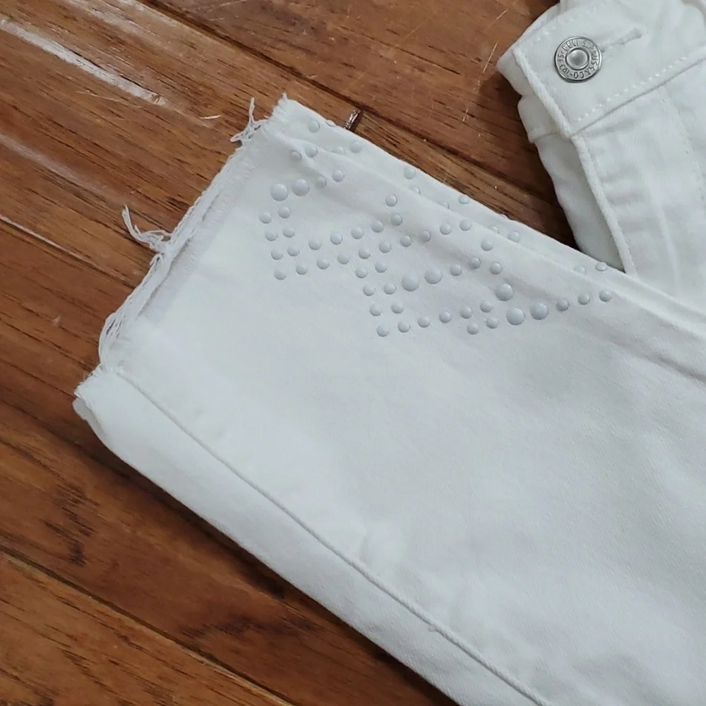Levis levi 711