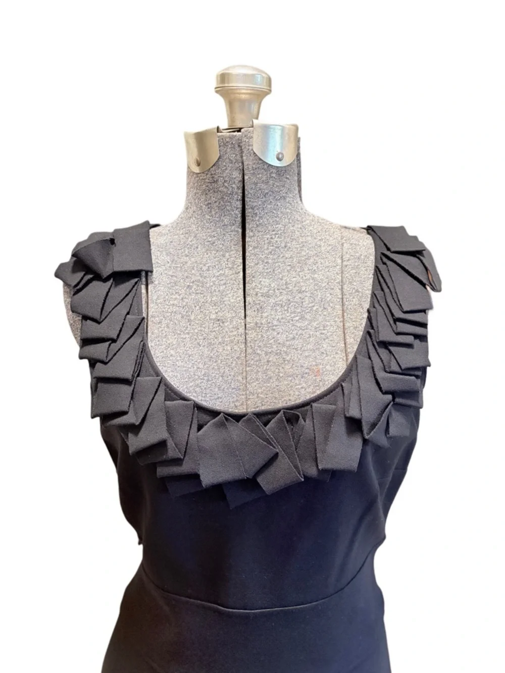 Taylor sleeveless elegant