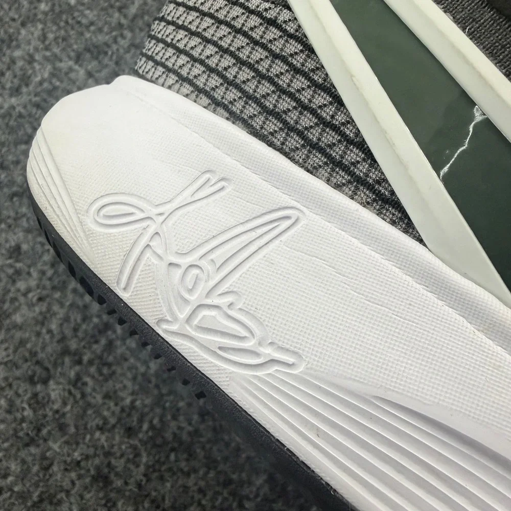 Nike dominate court