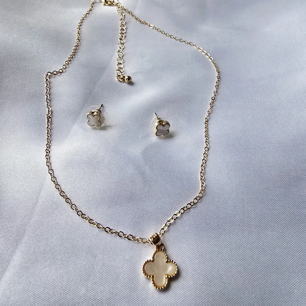 Fashion Jewelry delicate gold