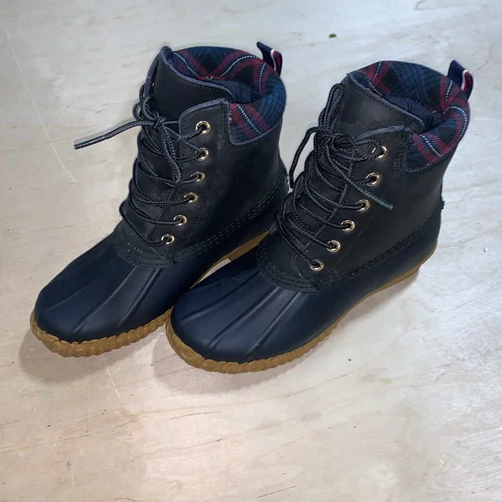 Tommy Hilfiger leather synthetic