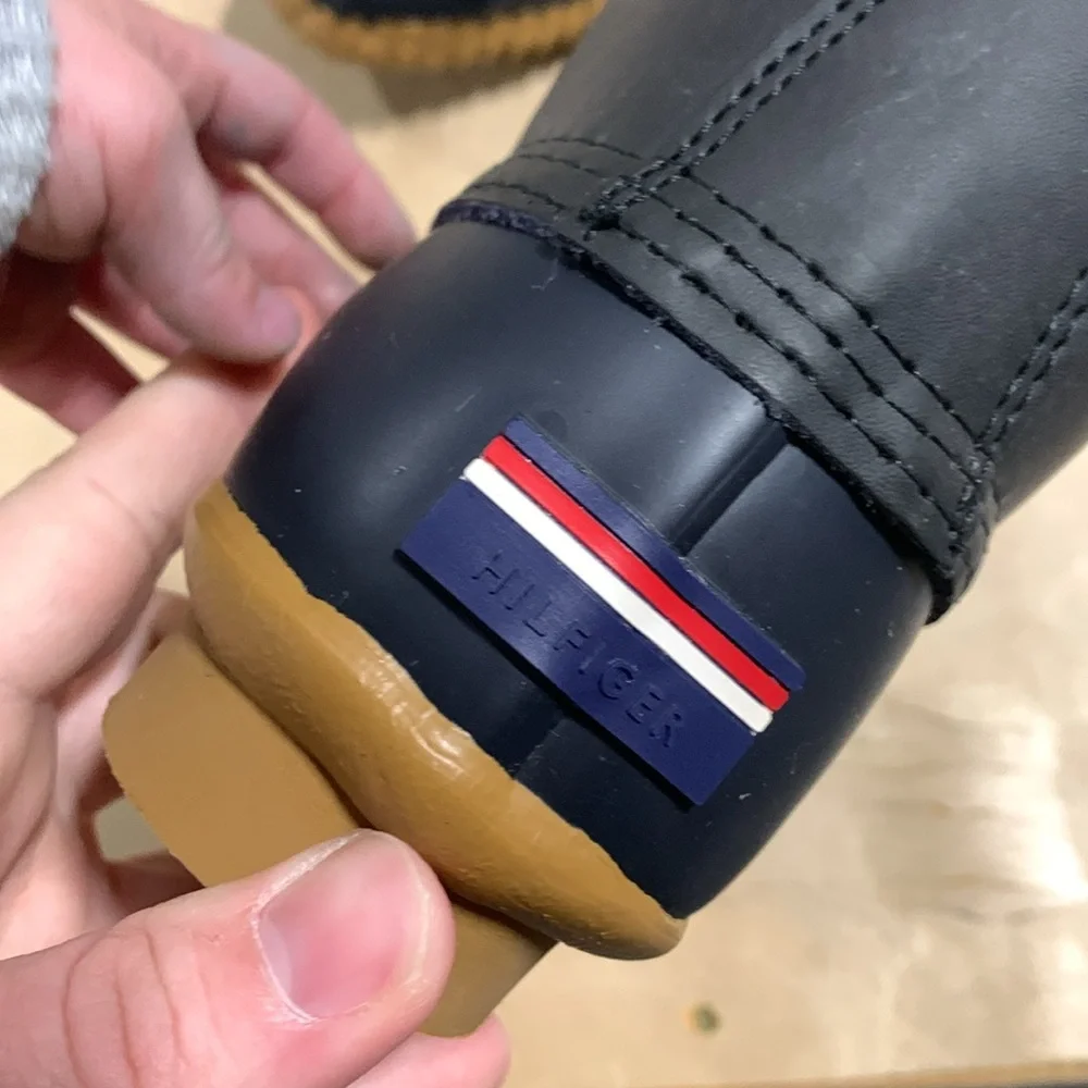 Tommy Hilfiger leather synthetic
