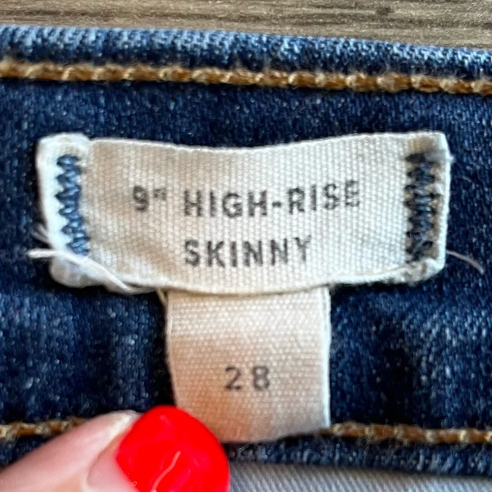 Madewell women’s distressed