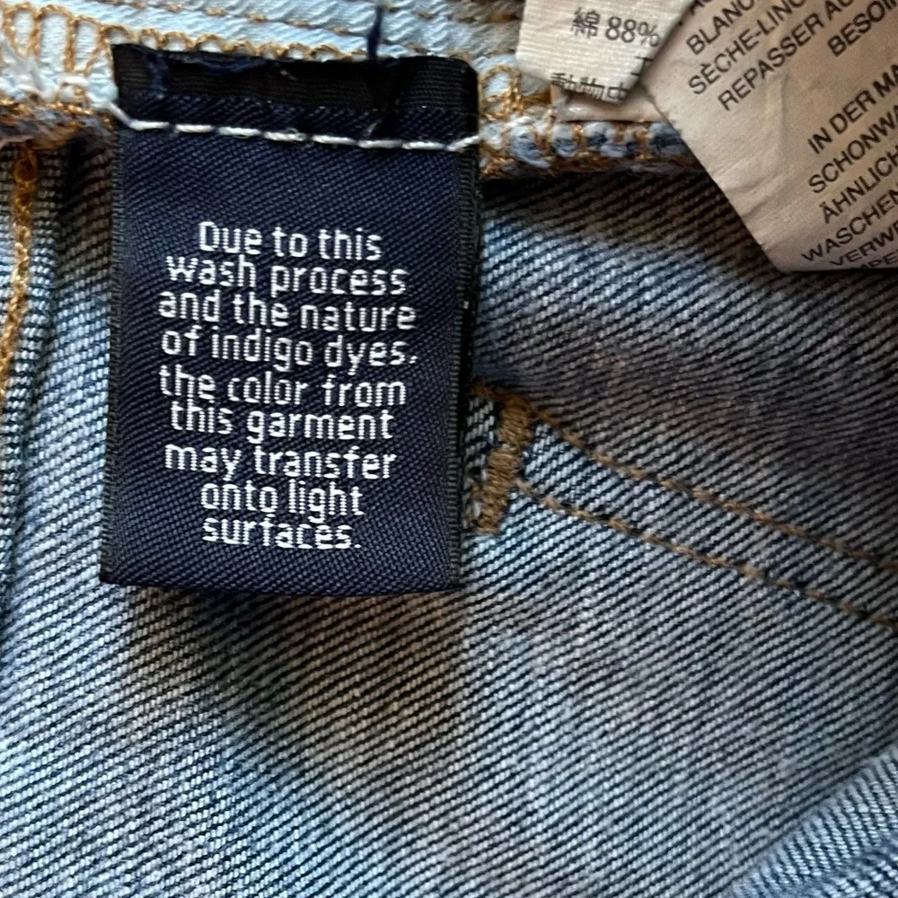 Madewell women’s distressed