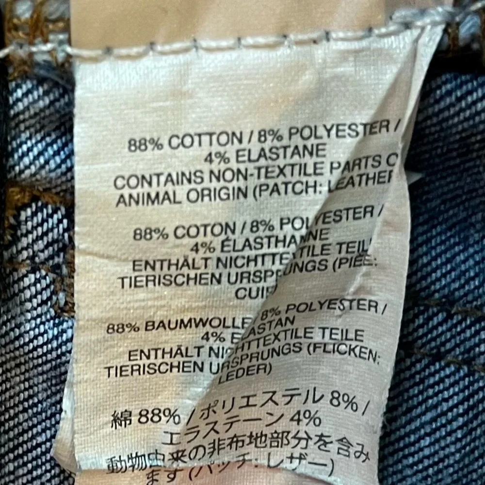 Madewell women’s distressed