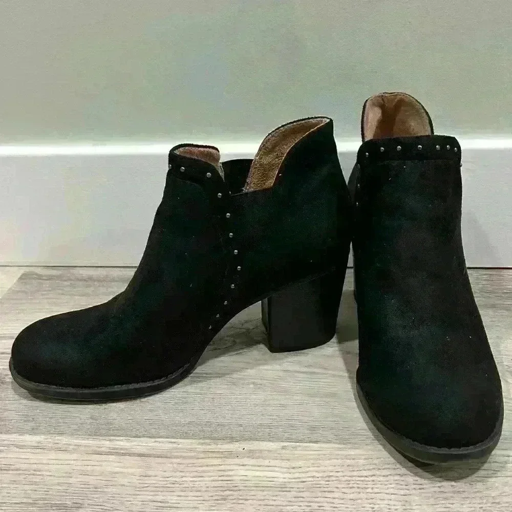 Naturalizer Soul Faux Suede Black Studded Booties Heeled Ankle Boots Size 7W