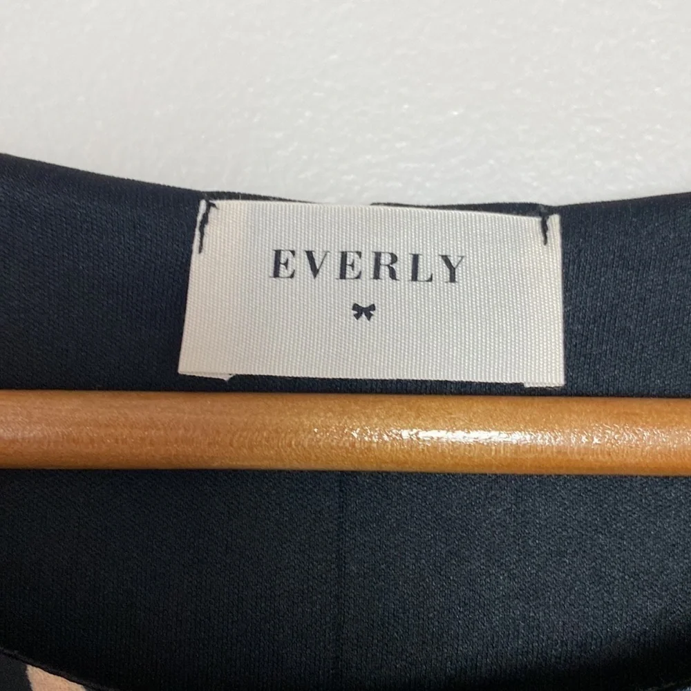Everly polyester lining