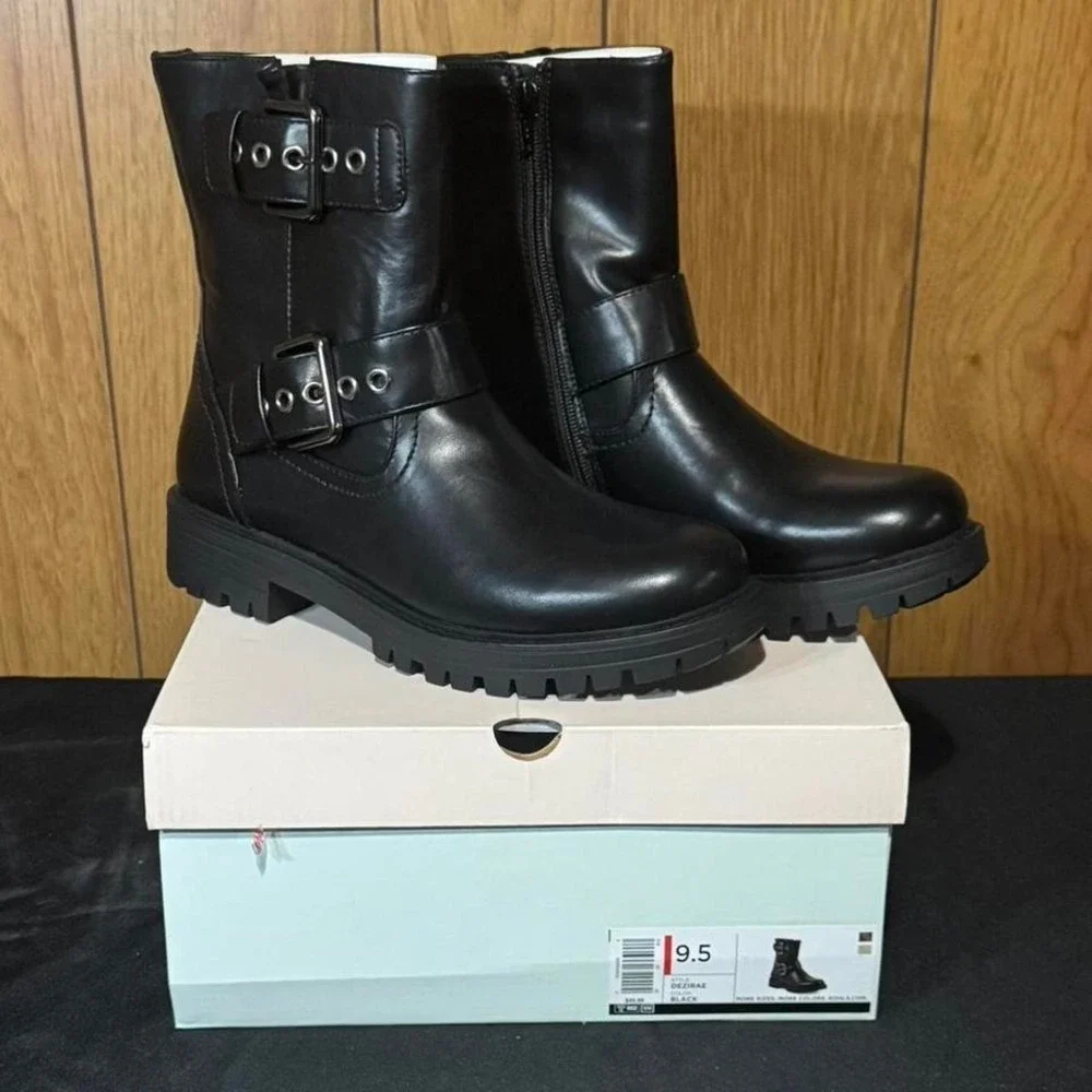 Black faux leather ankle boots with buckles Size 9.5 Womens NEW‎