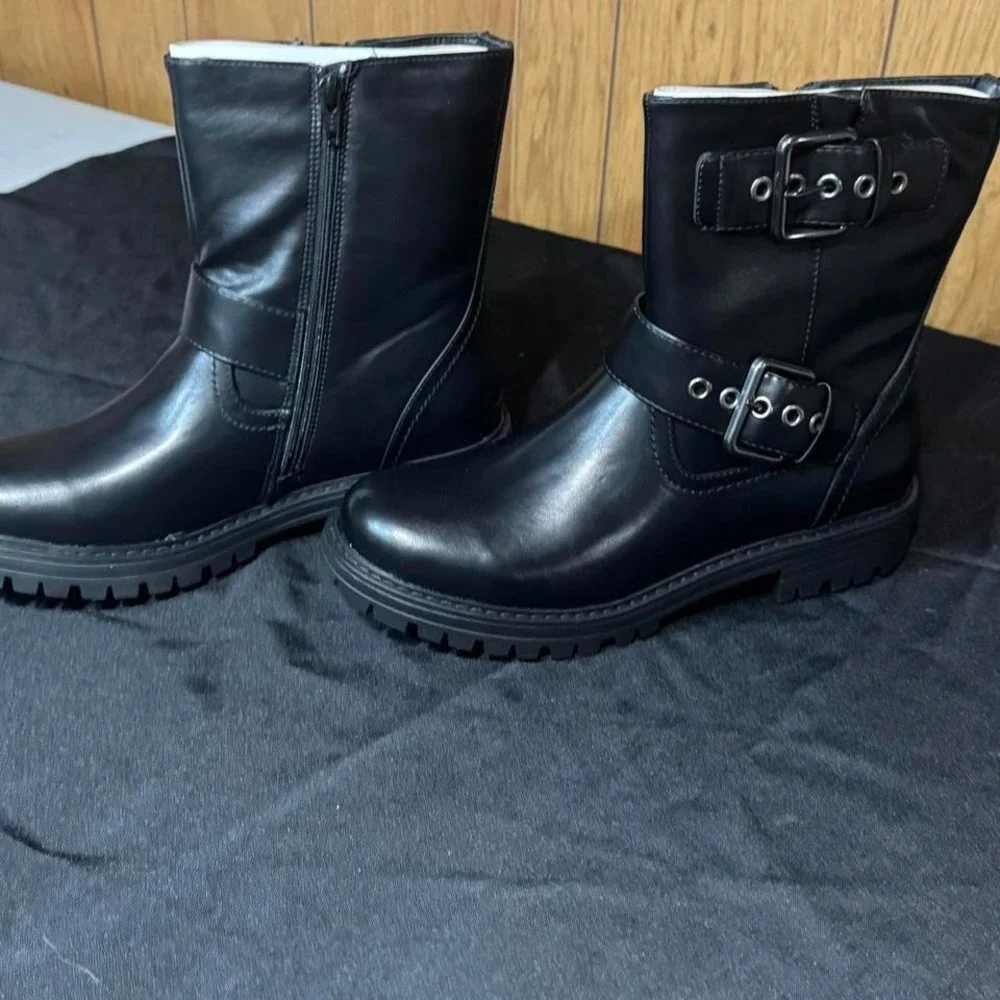 N/A black faux