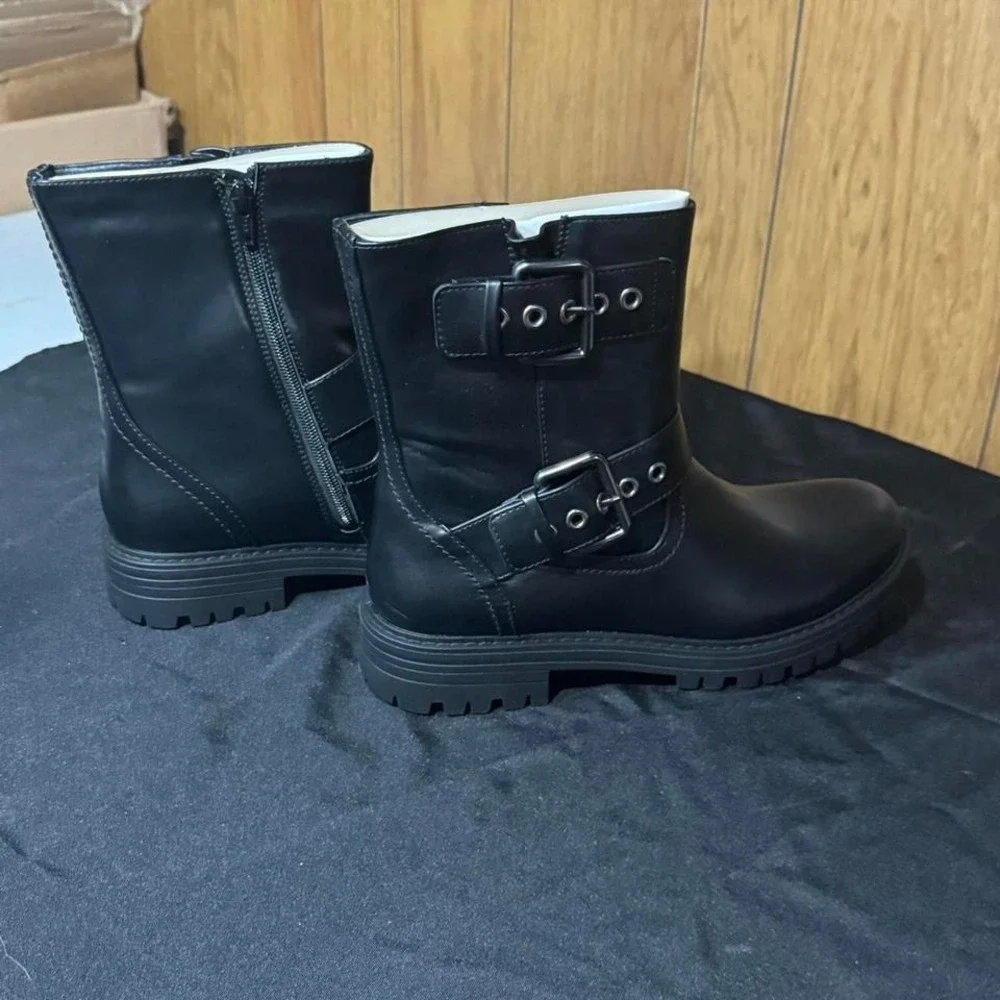 N/A black faux