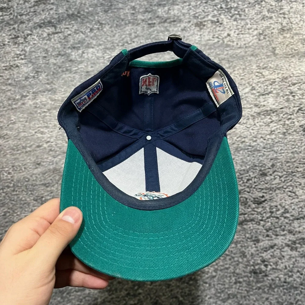 Logo Athletic vintage 90s