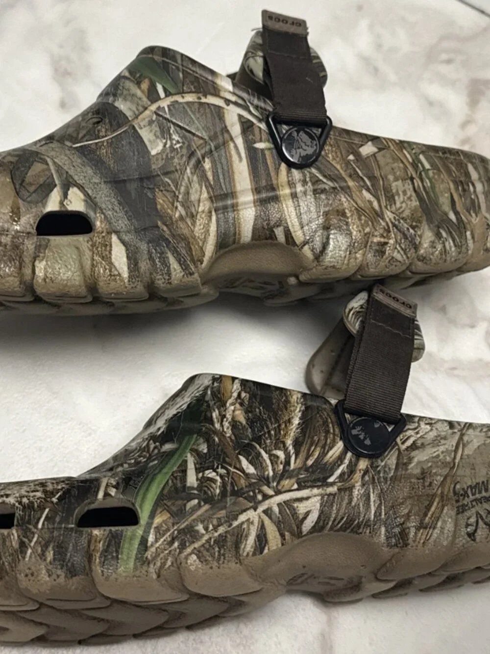 CROCS sandals realtree