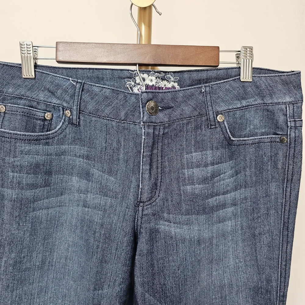 Classic Blue Women's Jeans‎