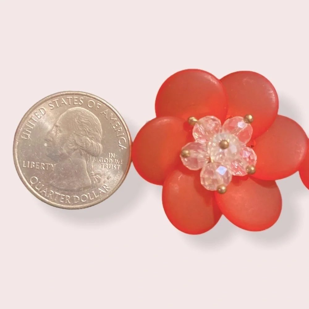 N/A red petal