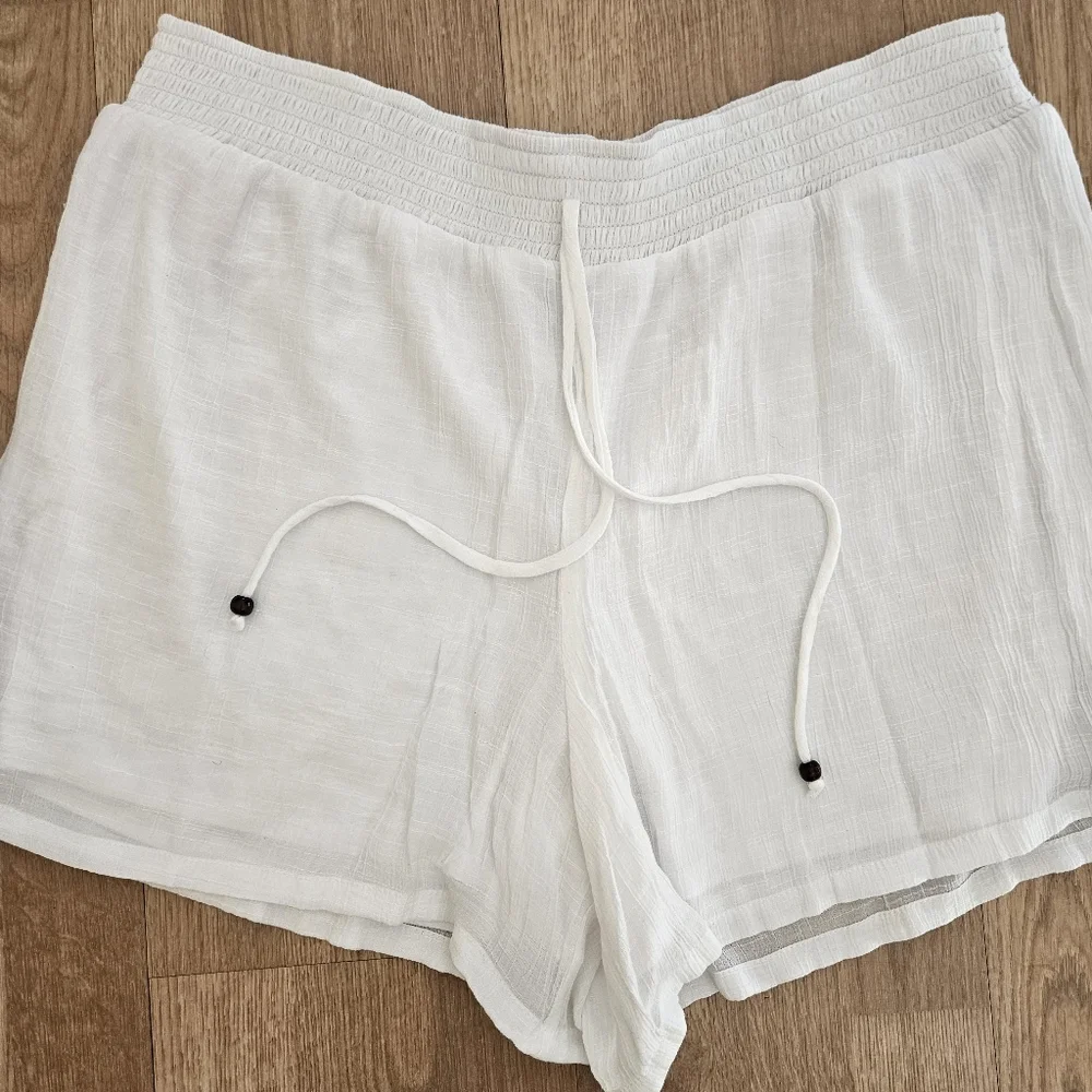 Apt. 9 comfortable white