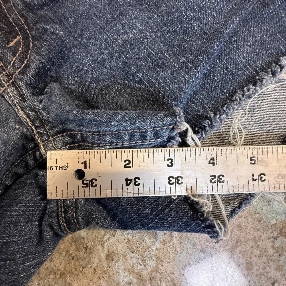 Levis relaxed fit