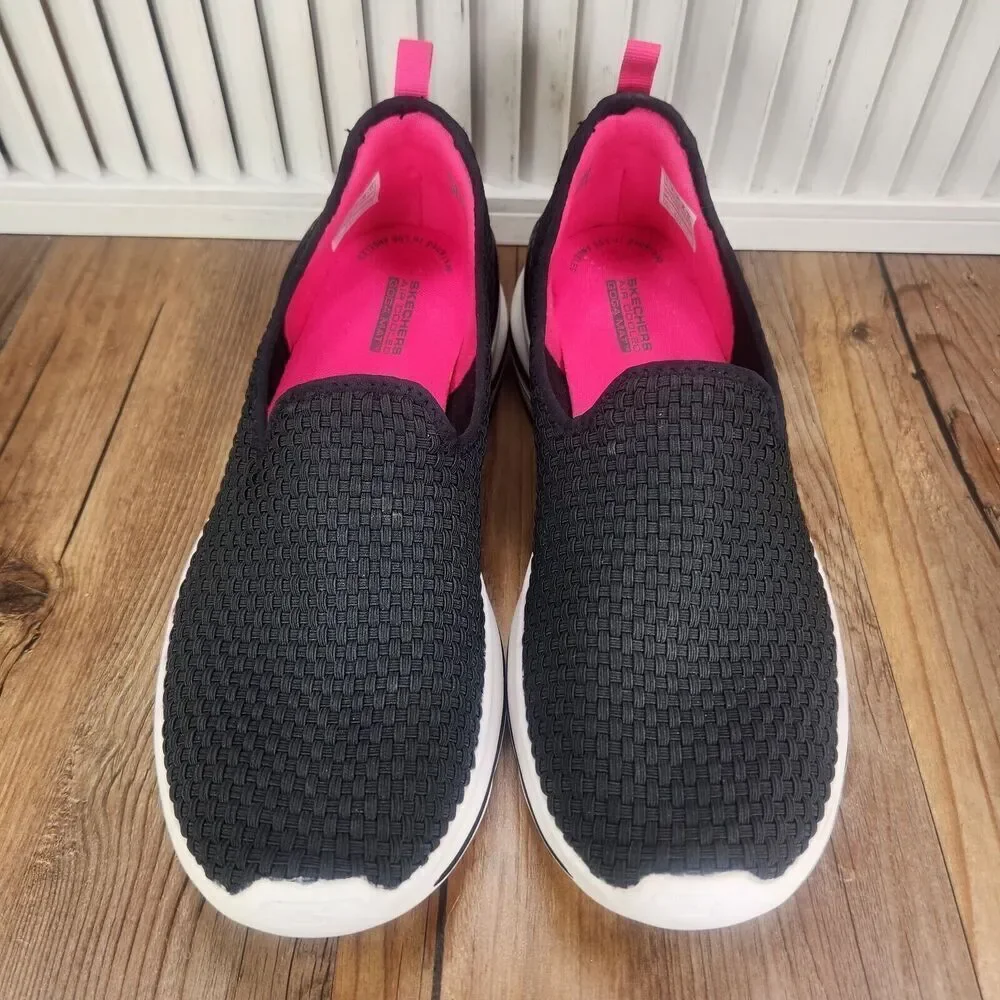 Skechers used good