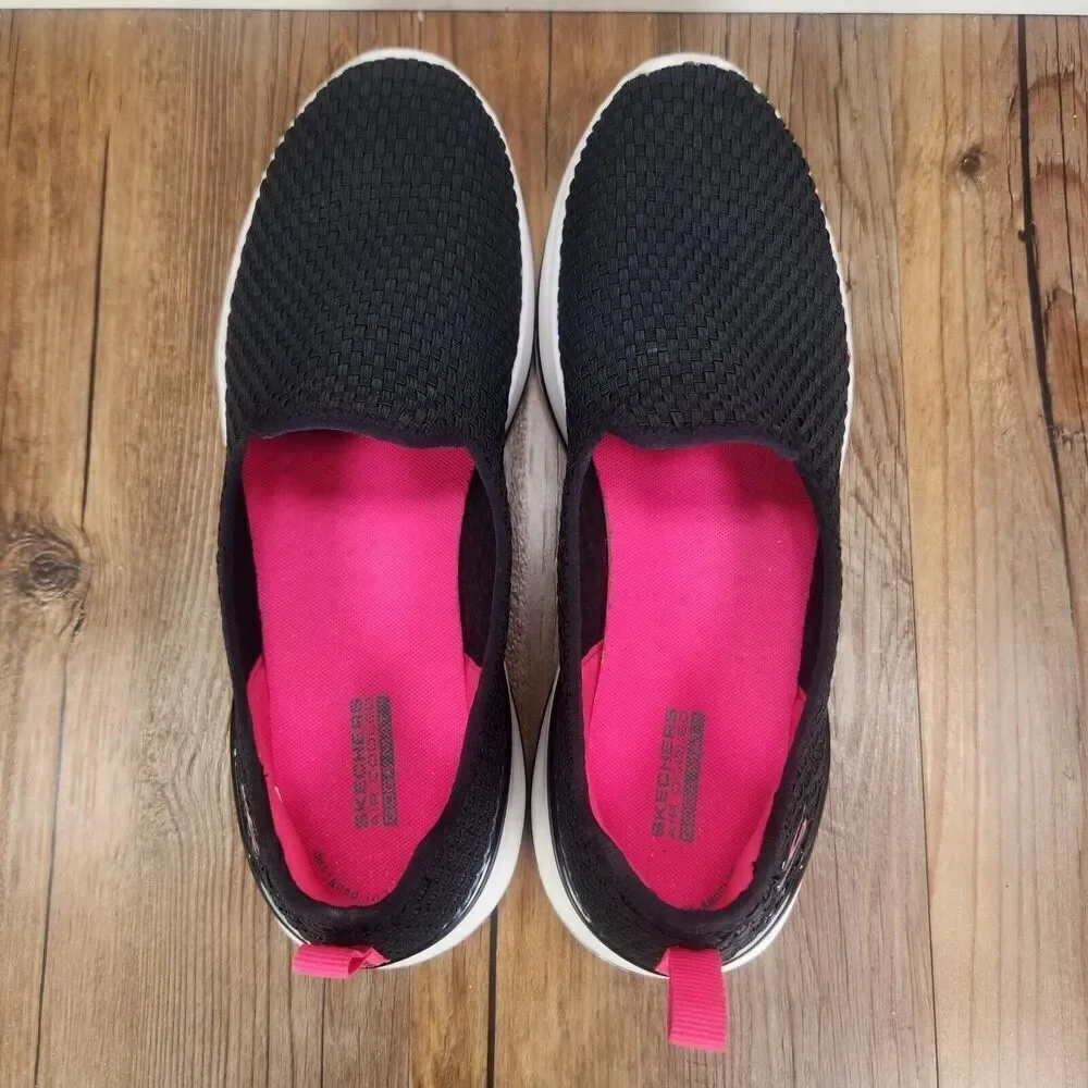 Skechers used good