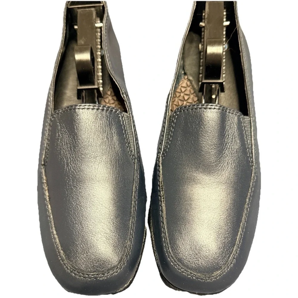 Hush‎ Puppies Womens 9M Navy Blue Leather Loafers Comfy Preppy Old Money