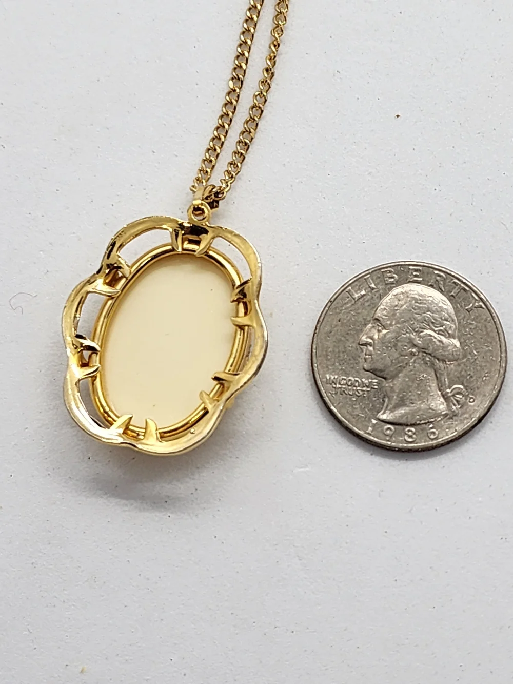 N/A elegant gold