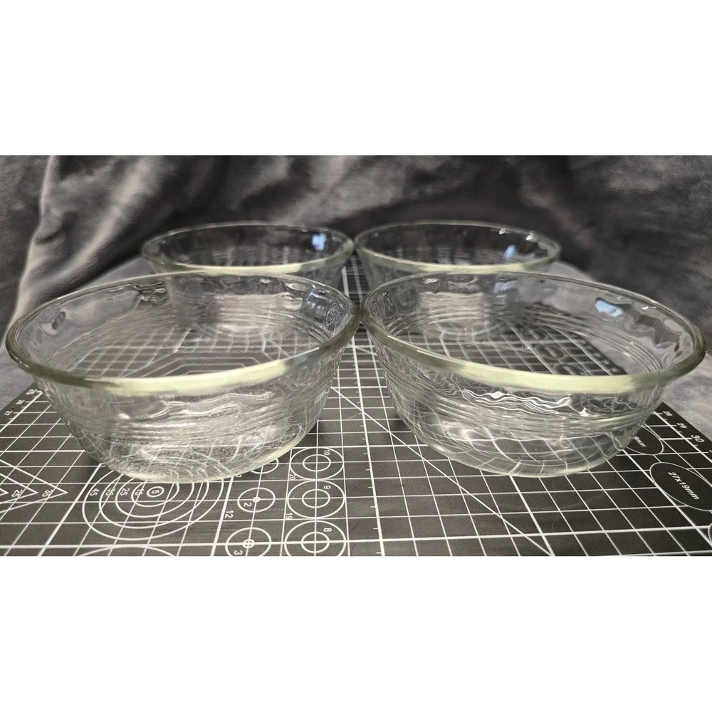 Pyrex set four