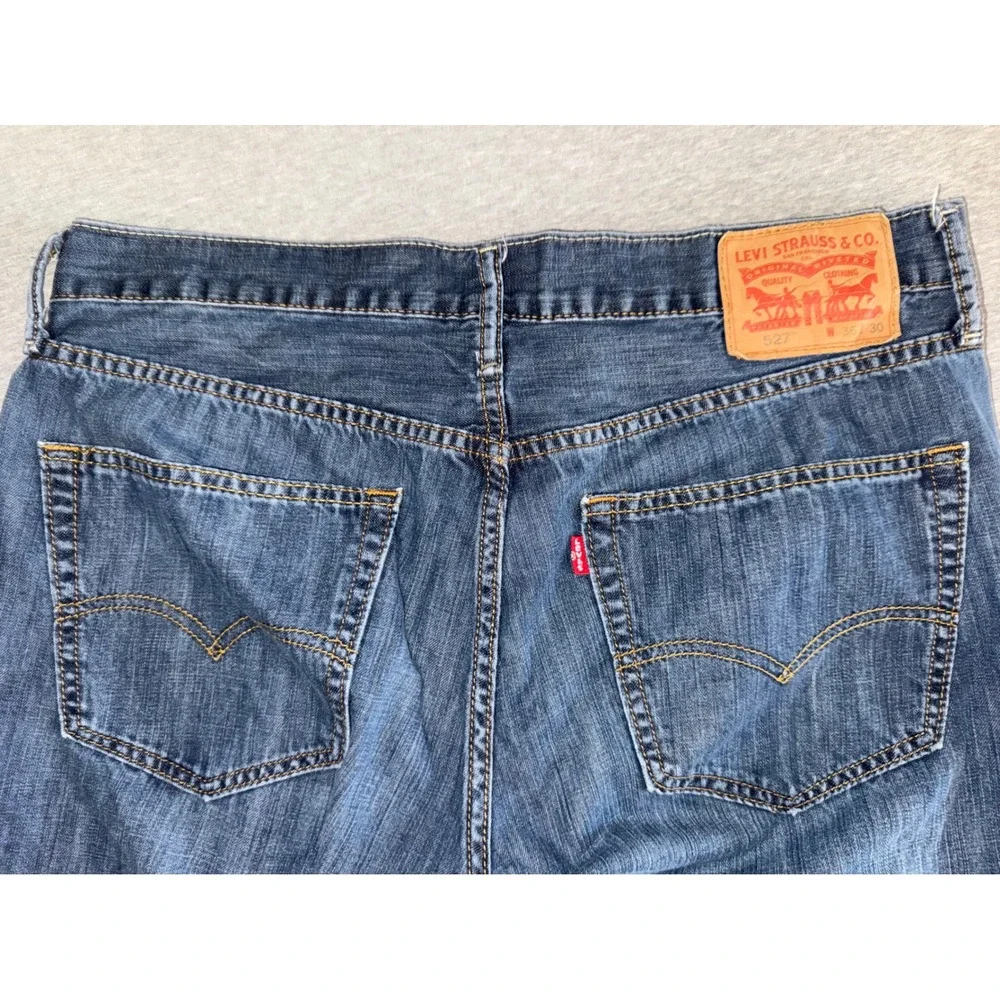 Levis these levi