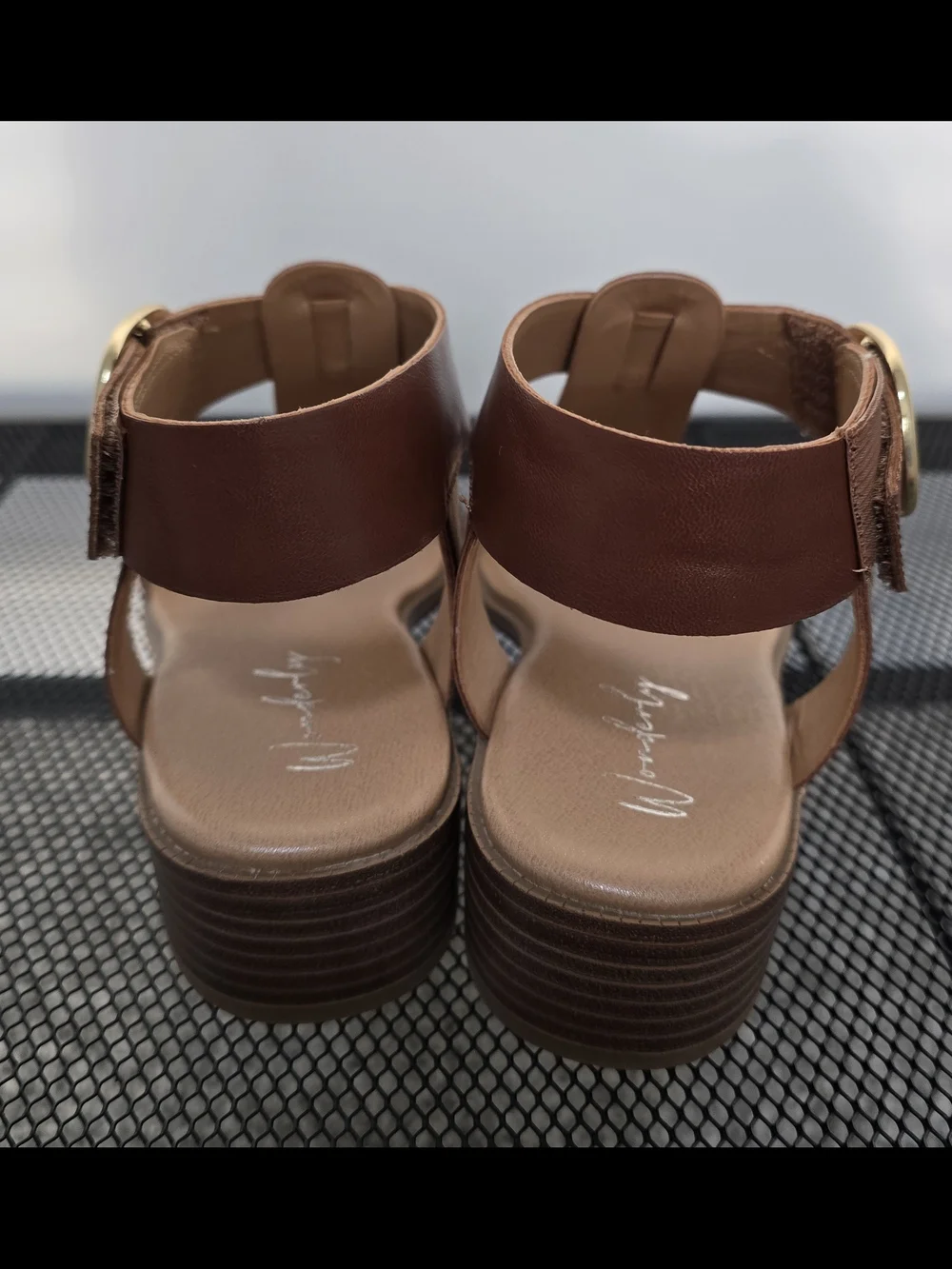 Wonderly smooth brown