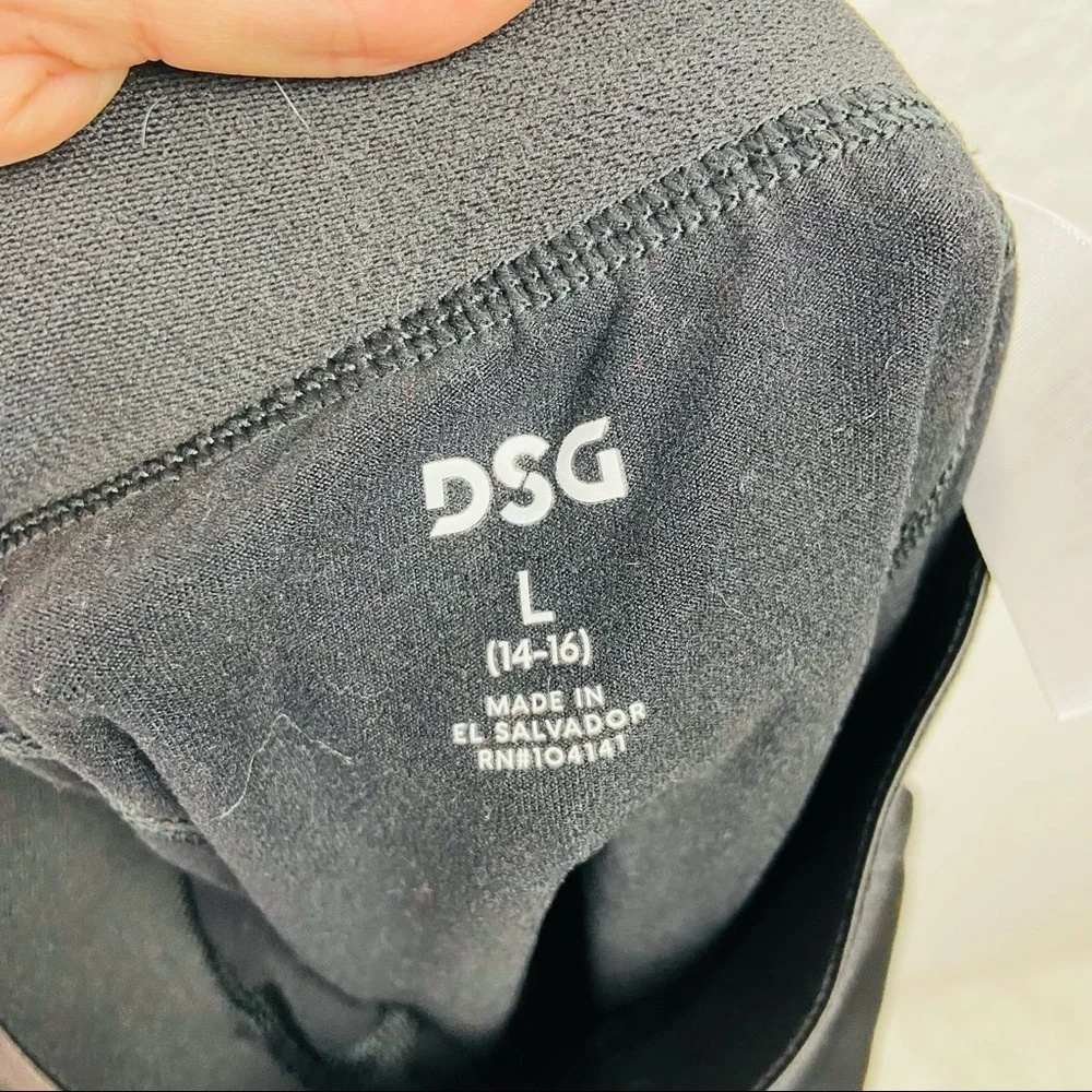 DSG black stretchy