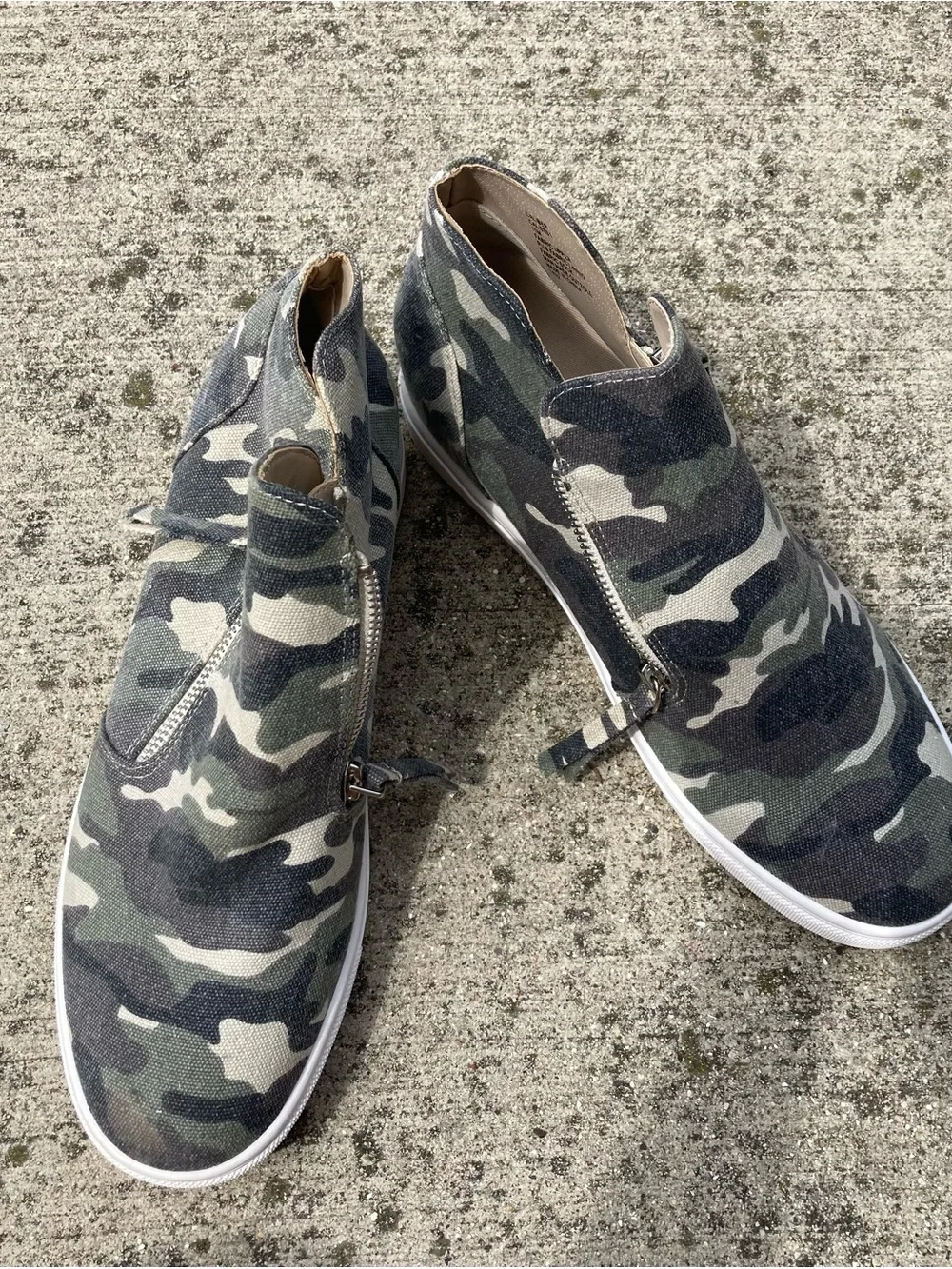Steve Madden slip design