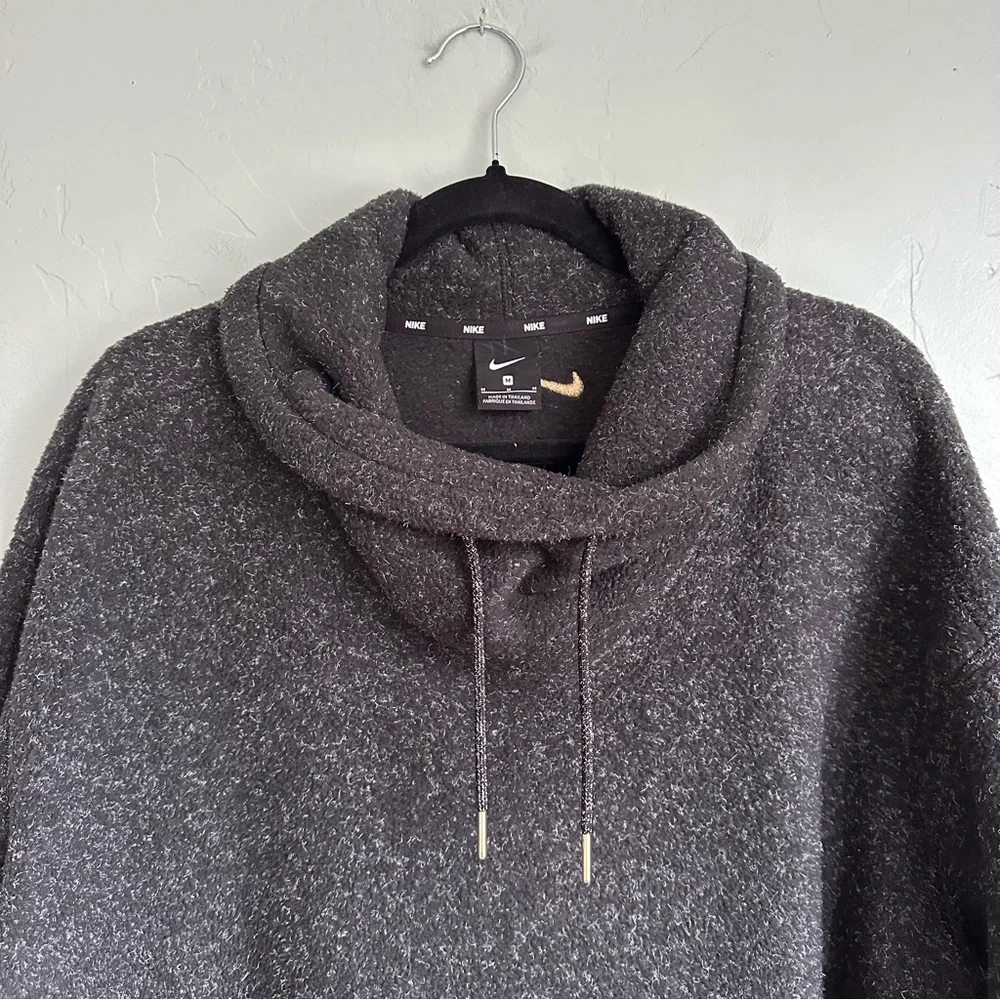 Nike women’s cozy