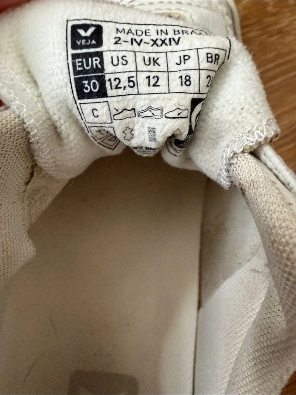 Veja comfortable kids