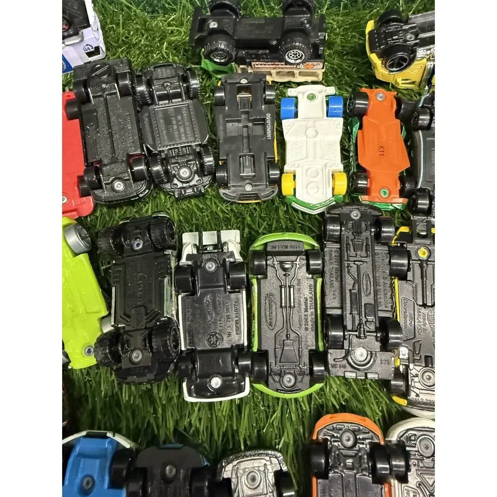 Large Lot of 40+ Diecast Toy Cars Trucks Vans Mixed Hot Wheels Matchbox Vehicles