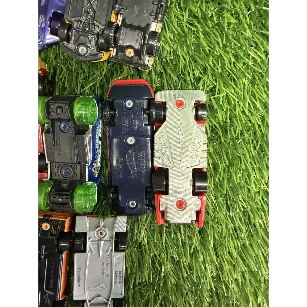Large Lot of 40+ Diecast Toy Cars Trucks Vans Mixed Hot Wheels Matchbox Vehicles