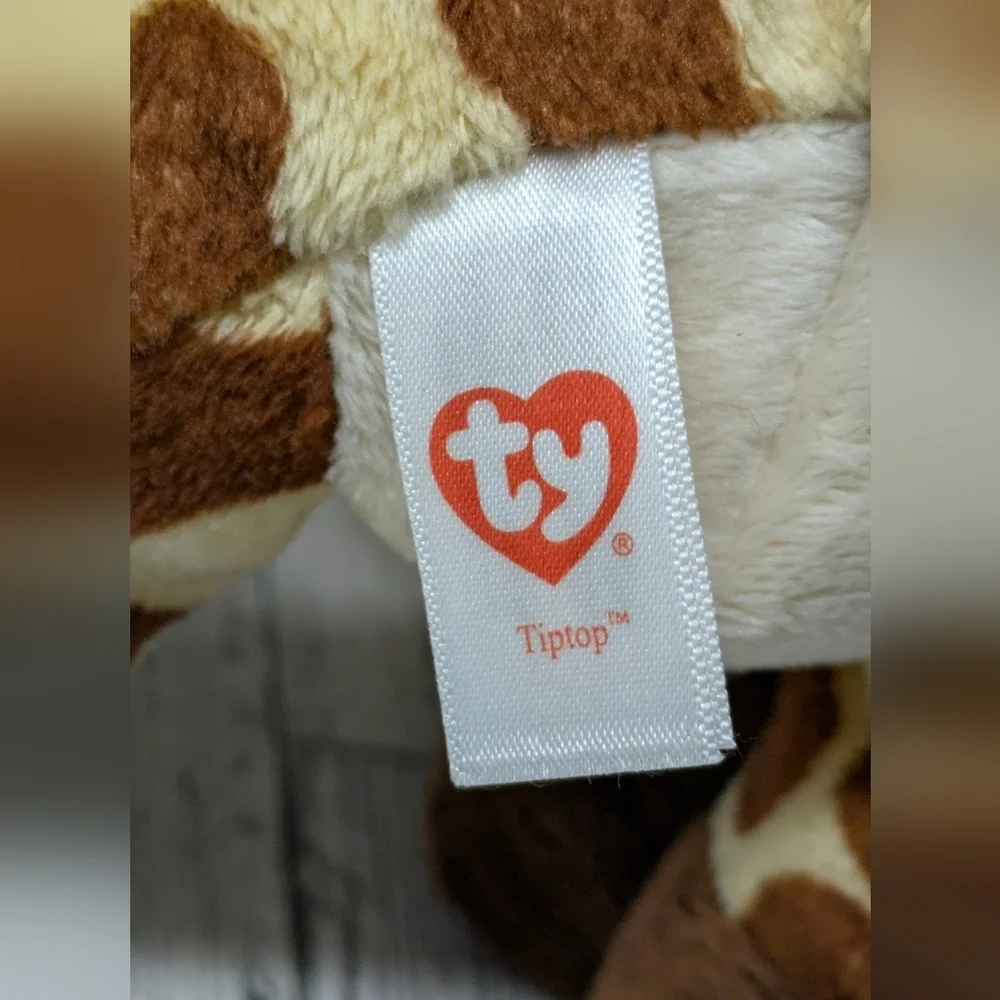 Ty adorable giraffe
