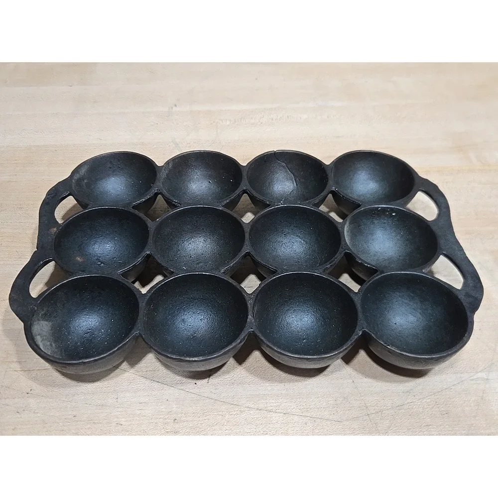 Vintage Early Pre Griswold ERIE No 9 Cast Iron Golf Ball Gem‎ Baking Pan