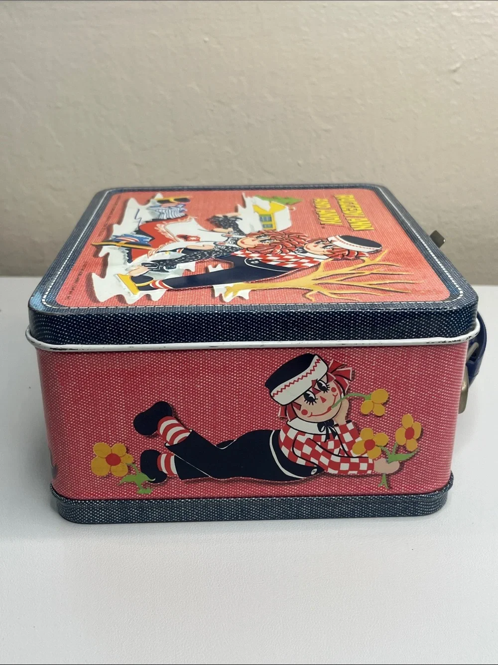 Aladdin industries Inc. vintage lunchbox