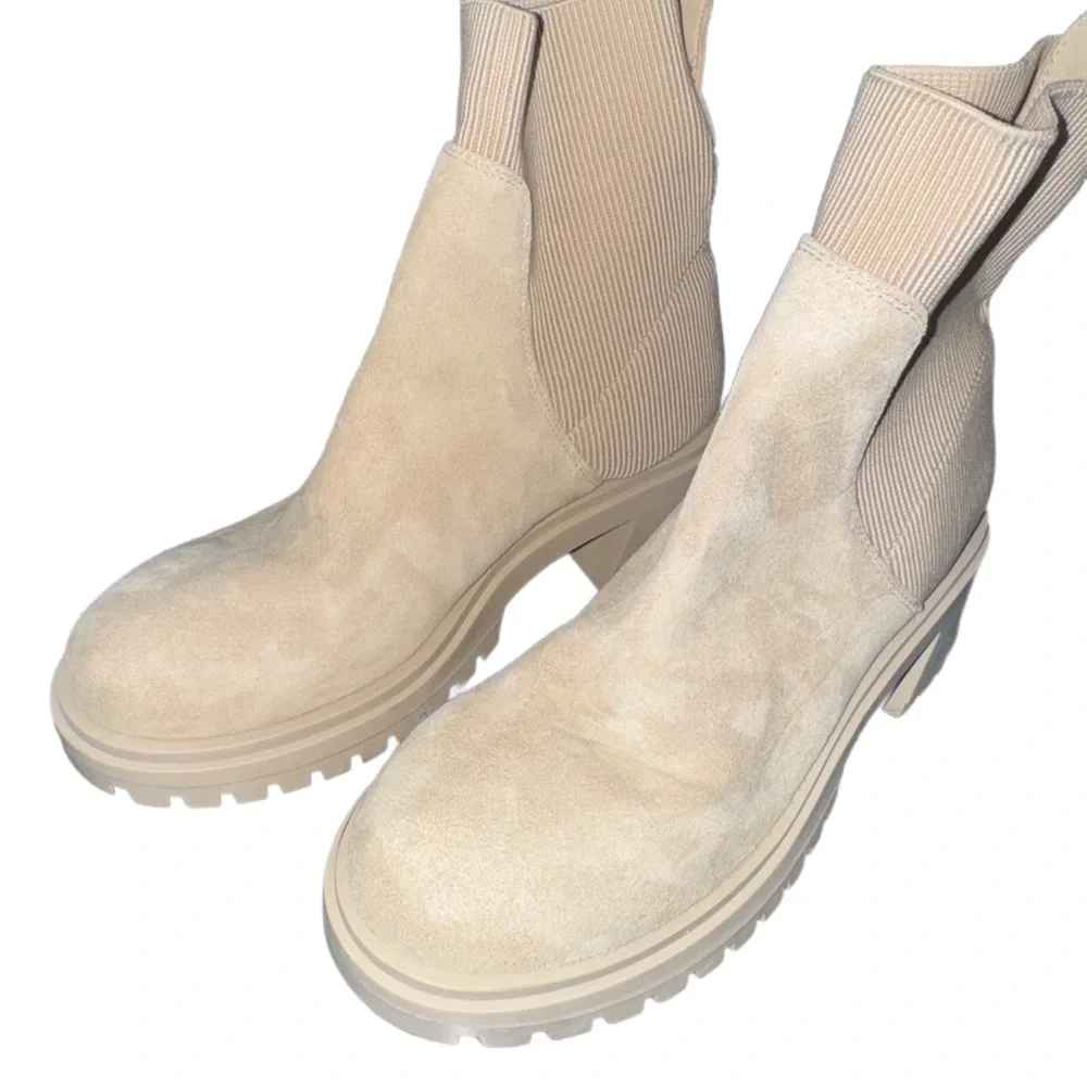 Steve Madden step up